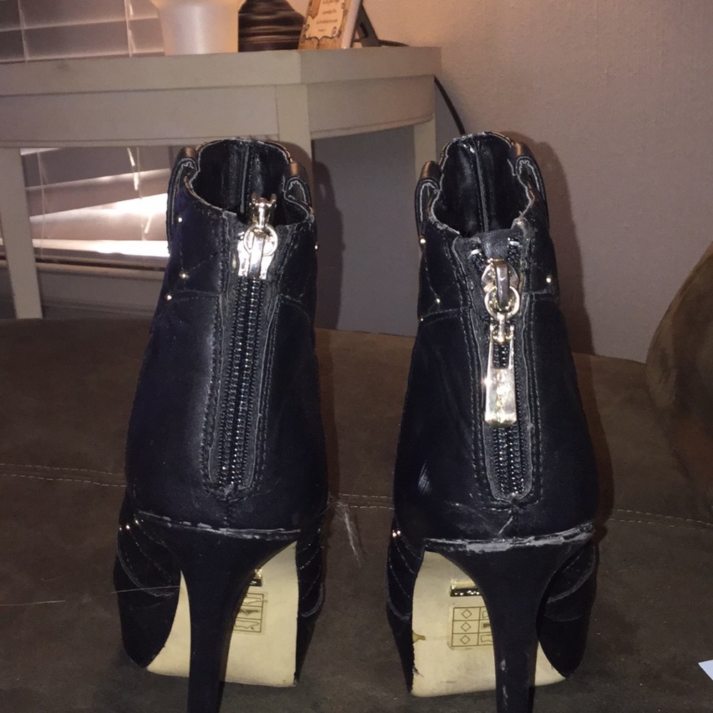 Shoes - Picture 3 of 3